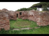 07639 ostia - regio i - insula xiii - caseggiato (i,xiii,5) - 5. raum re der treppe - 01-2024.jpg